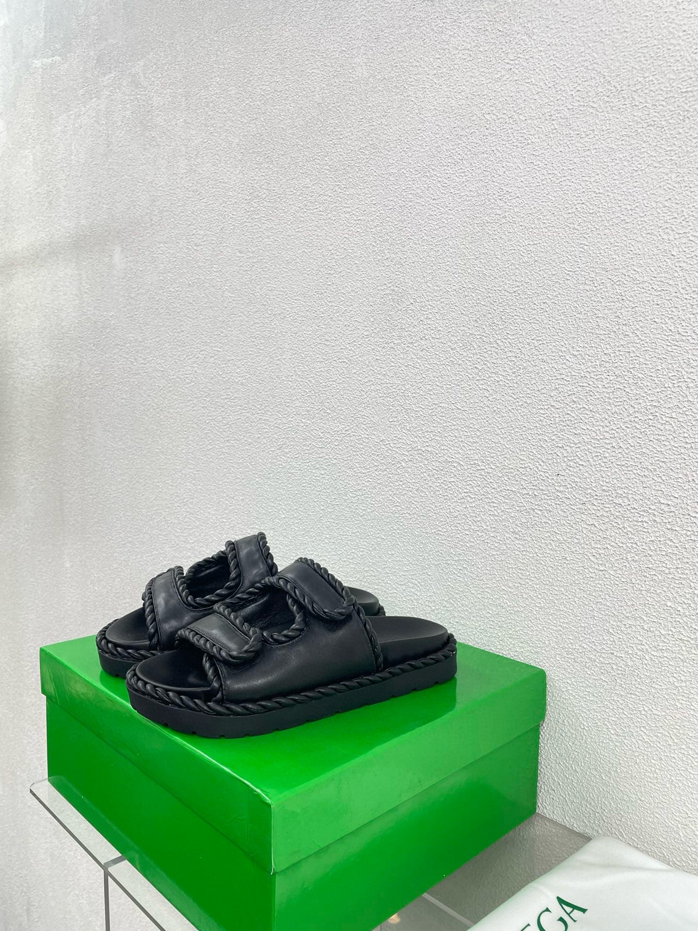 Bottega Veneta Jack Flat Slides in Black Lambskin