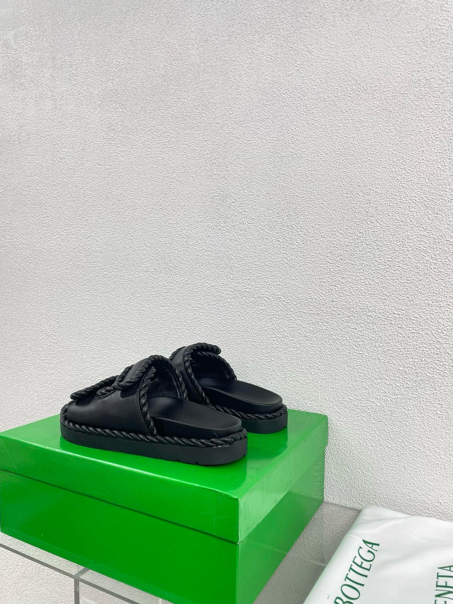 Bottega Veneta Jack Flat Slides in Black Lambskin