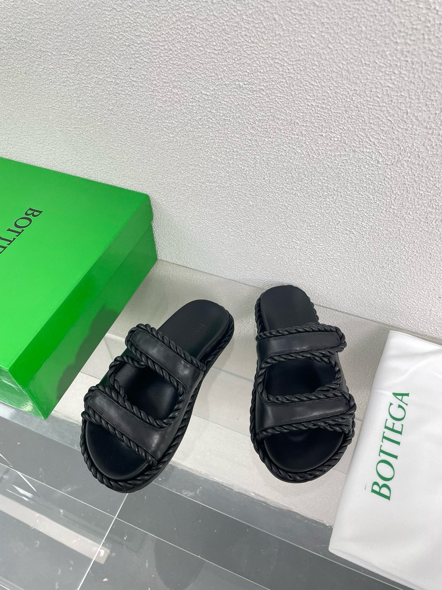 Bottega Veneta Jack Flat Slides in Black Lambskin