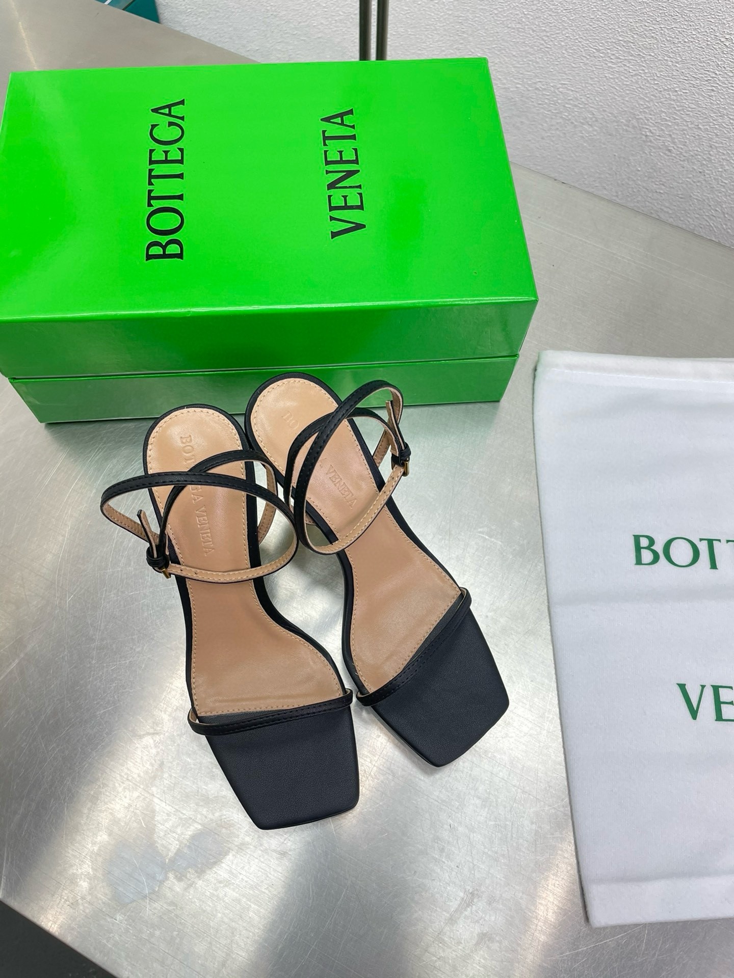 Bottega Veneta Knot Sandals 90mm in Black Lambskin