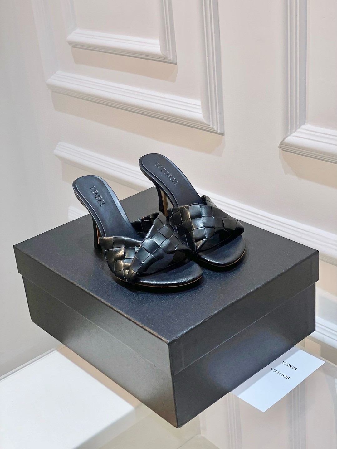 Bottega Veneta Blink Mules 80mm in Black Intrecciato Lambskin