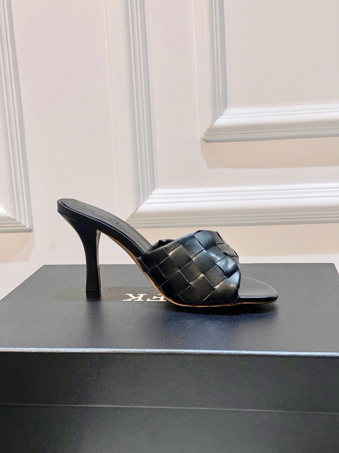 Bottega Veneta Blink Mules 80mm in Black Intrecciato Lambskin