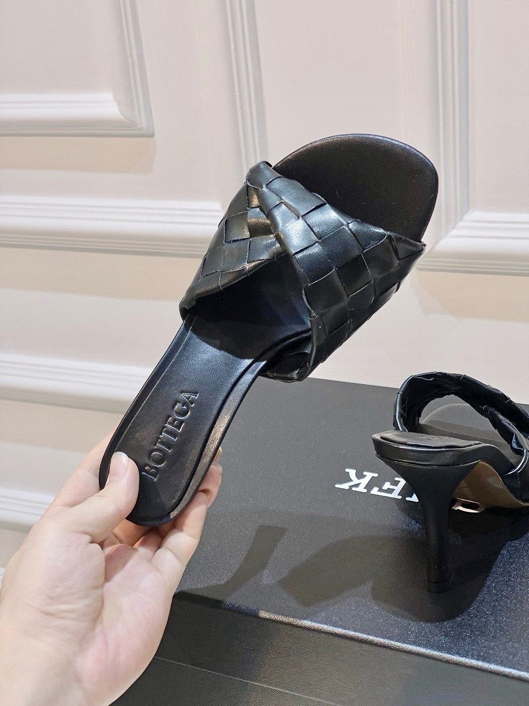 Bottega Veneta Blink Mules 80mm in Black Intrecciato Lambskin