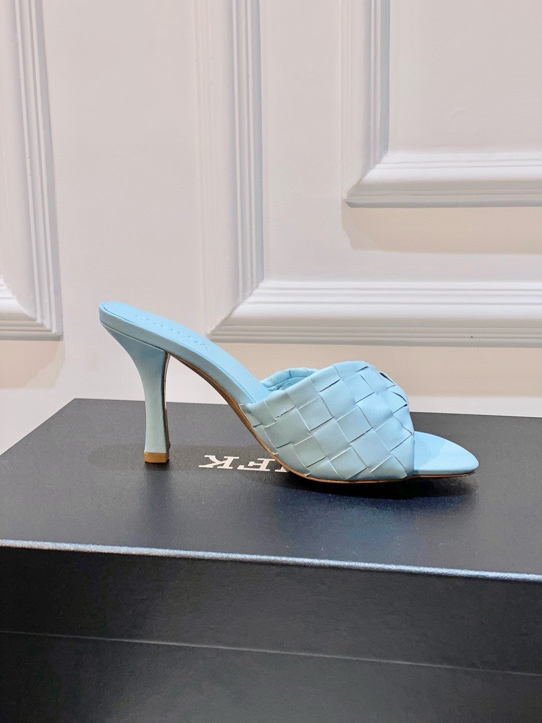 Bottega Veneta Blink Mules 80mm in Blue Intrecciato Lambskin