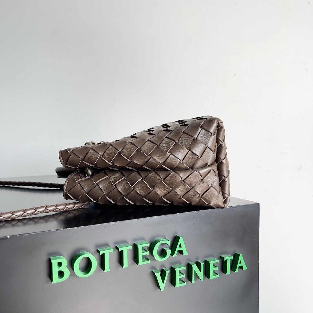 Bottega Veneta Andiamo Small Bag in Kaki Intrecciato Lambskin