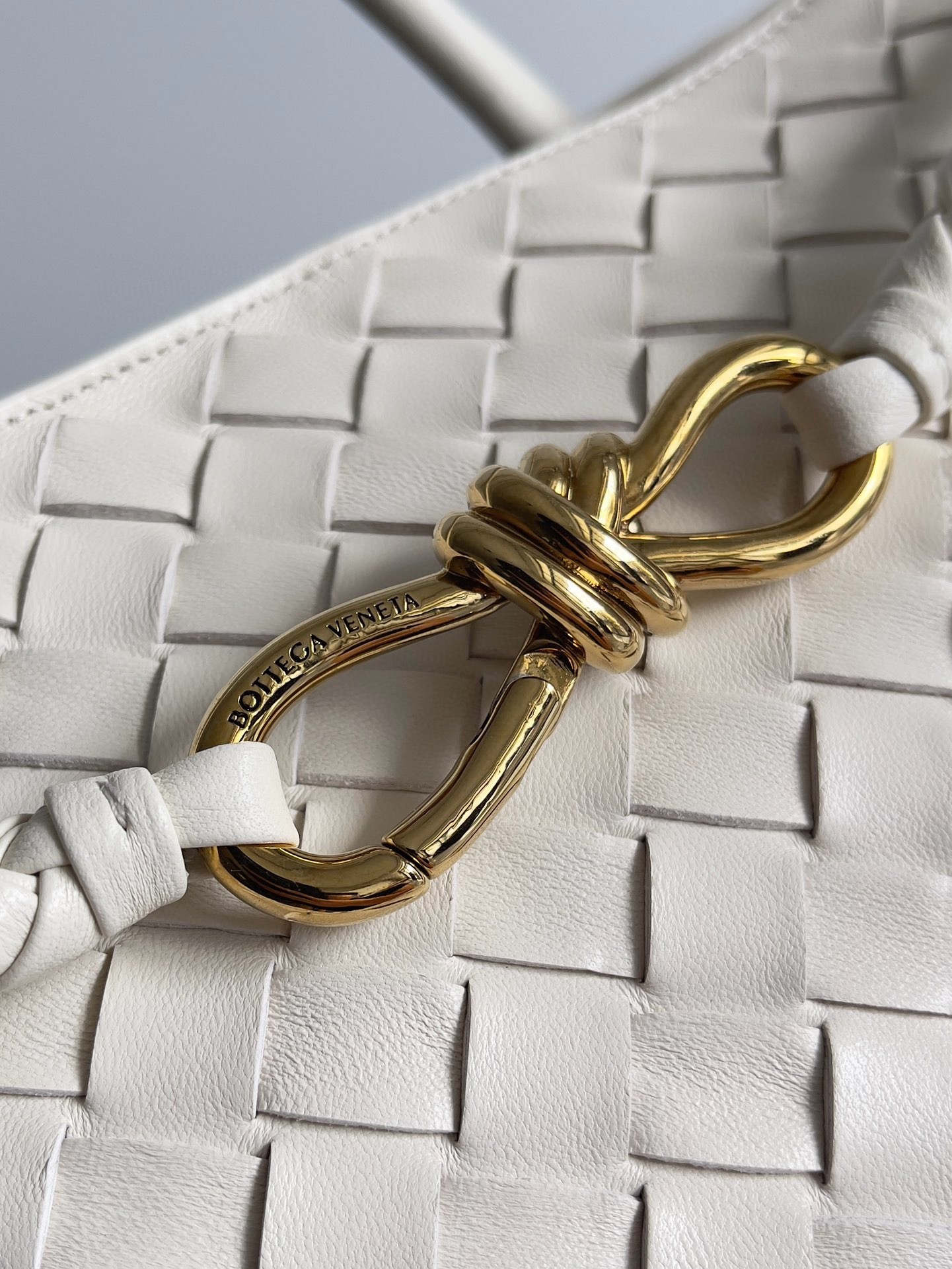 Bottega Veneta Andiamo Large Bag in White Intrecciato Lambskin