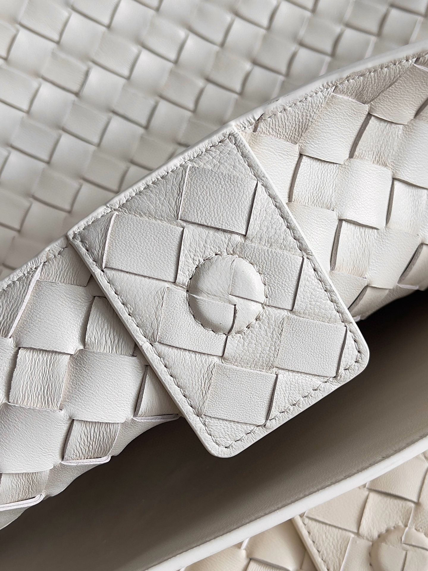 Bottega Veneta Andiamo Large Bag in White Intrecciato Lambskin