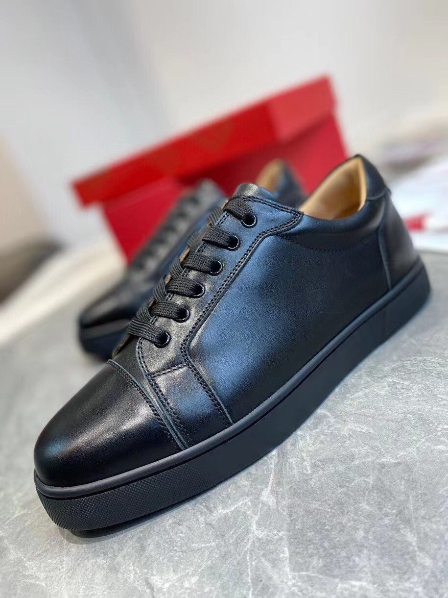 Christian Louboutin Men's Louis Junior Flat Sneakers In Black Leathe