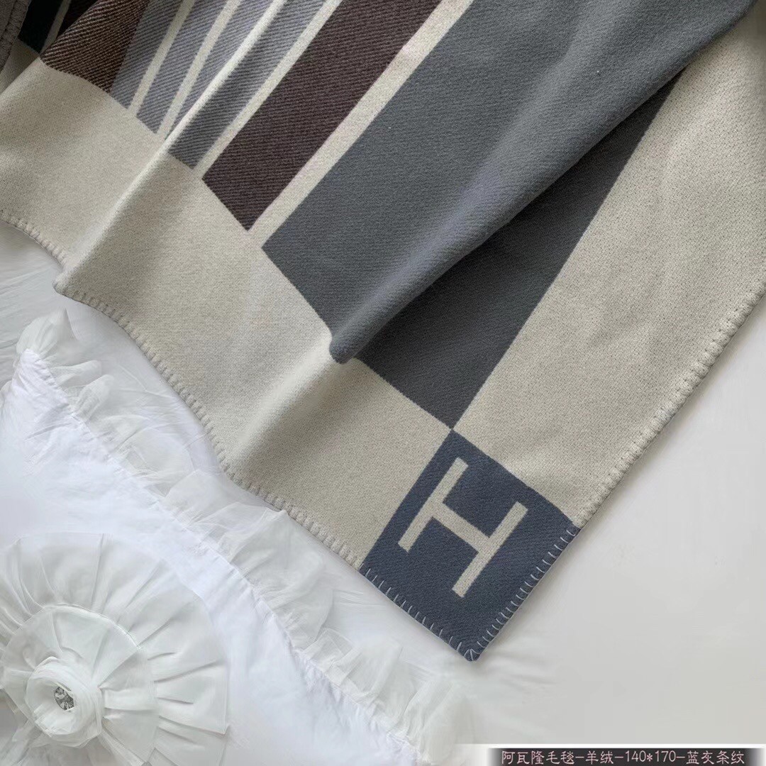 Hermes Ecru Gris Avalon Vibration Throw Blanket