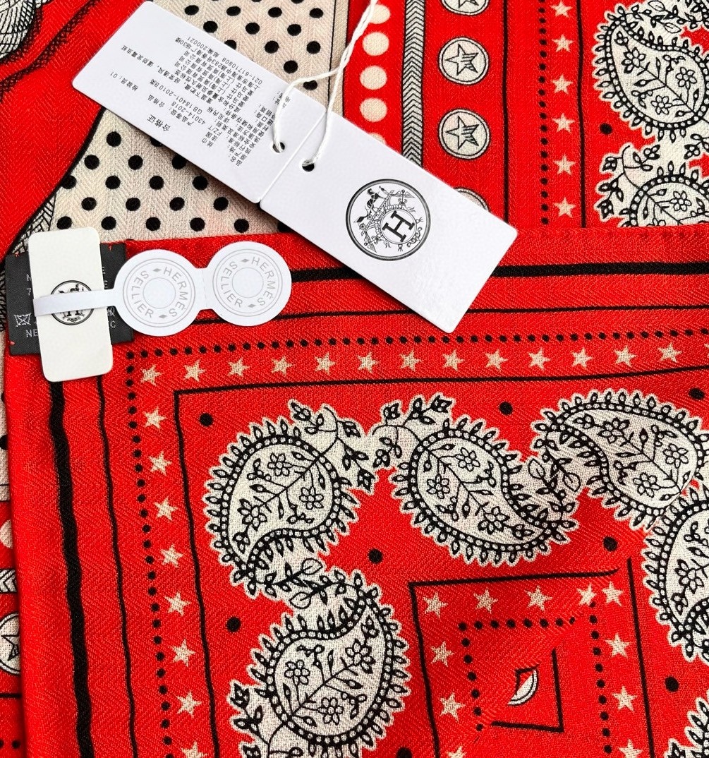 Hermes Red Zouaves et Dragons Bandana Shawl 140