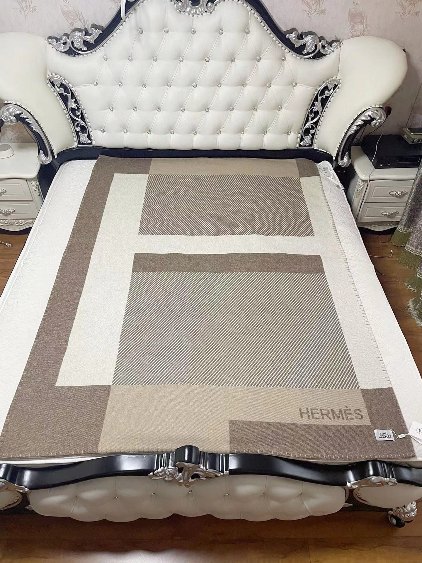 Hermes H Riviera Blanket in Beige Wool and Cashmere