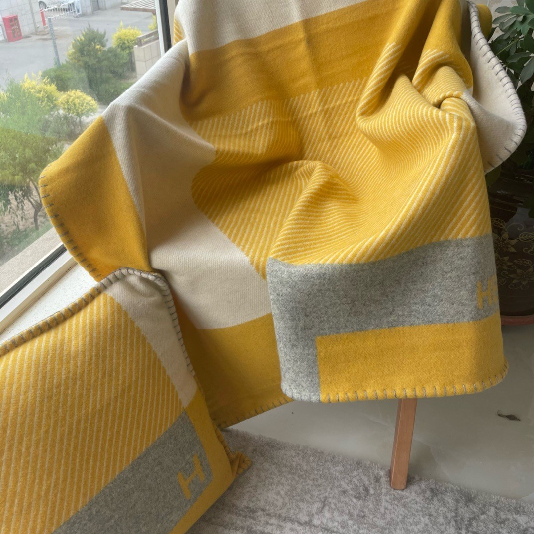 Hermes H Riviera Blanket in Yellow Wool and Cashmere