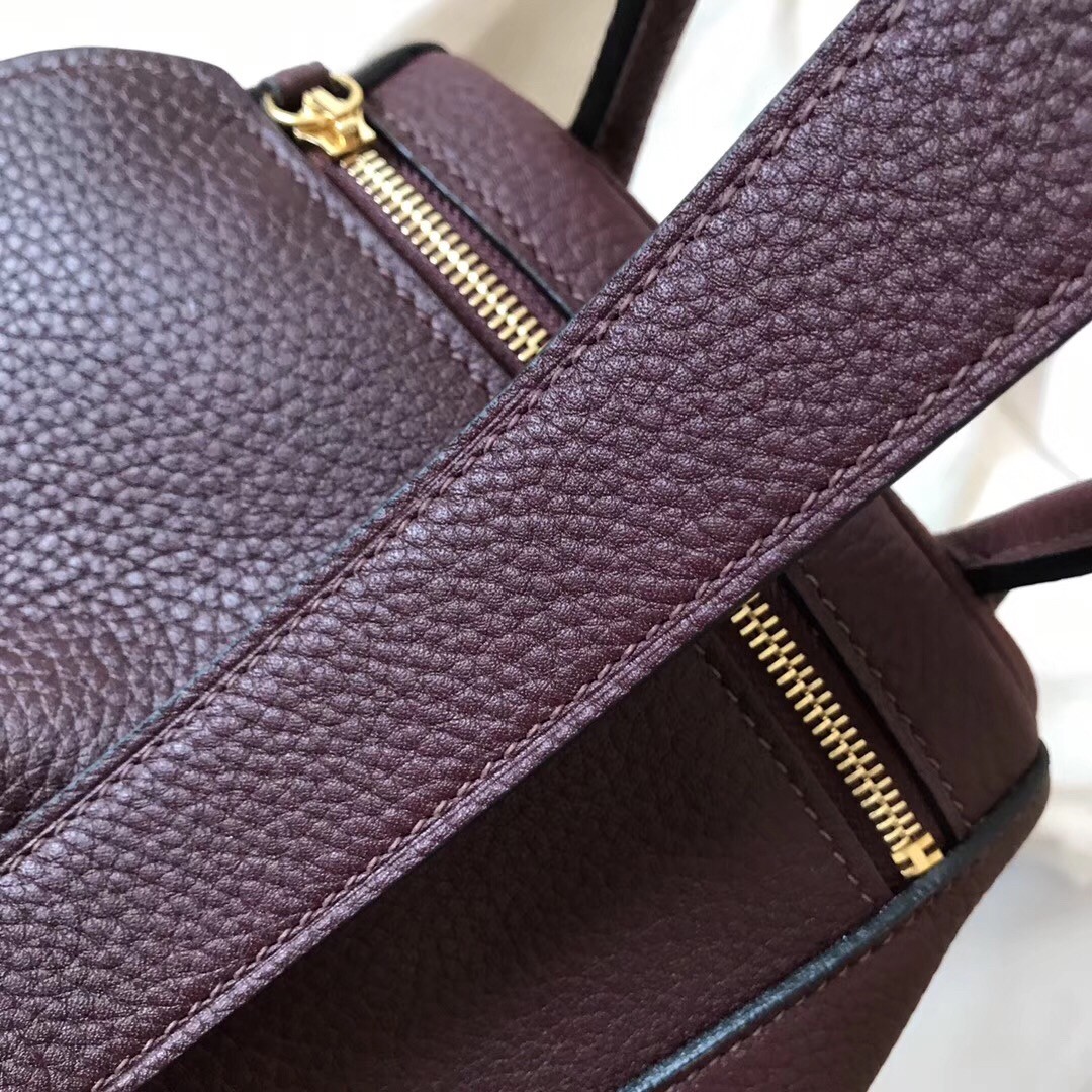 Hermes Bordeaux Lindy 26cm Clemence Handmade Bag