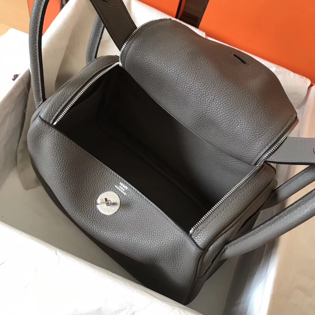 Hermes Gris Mouette Lindy 26cm Clemence Handmade Bag