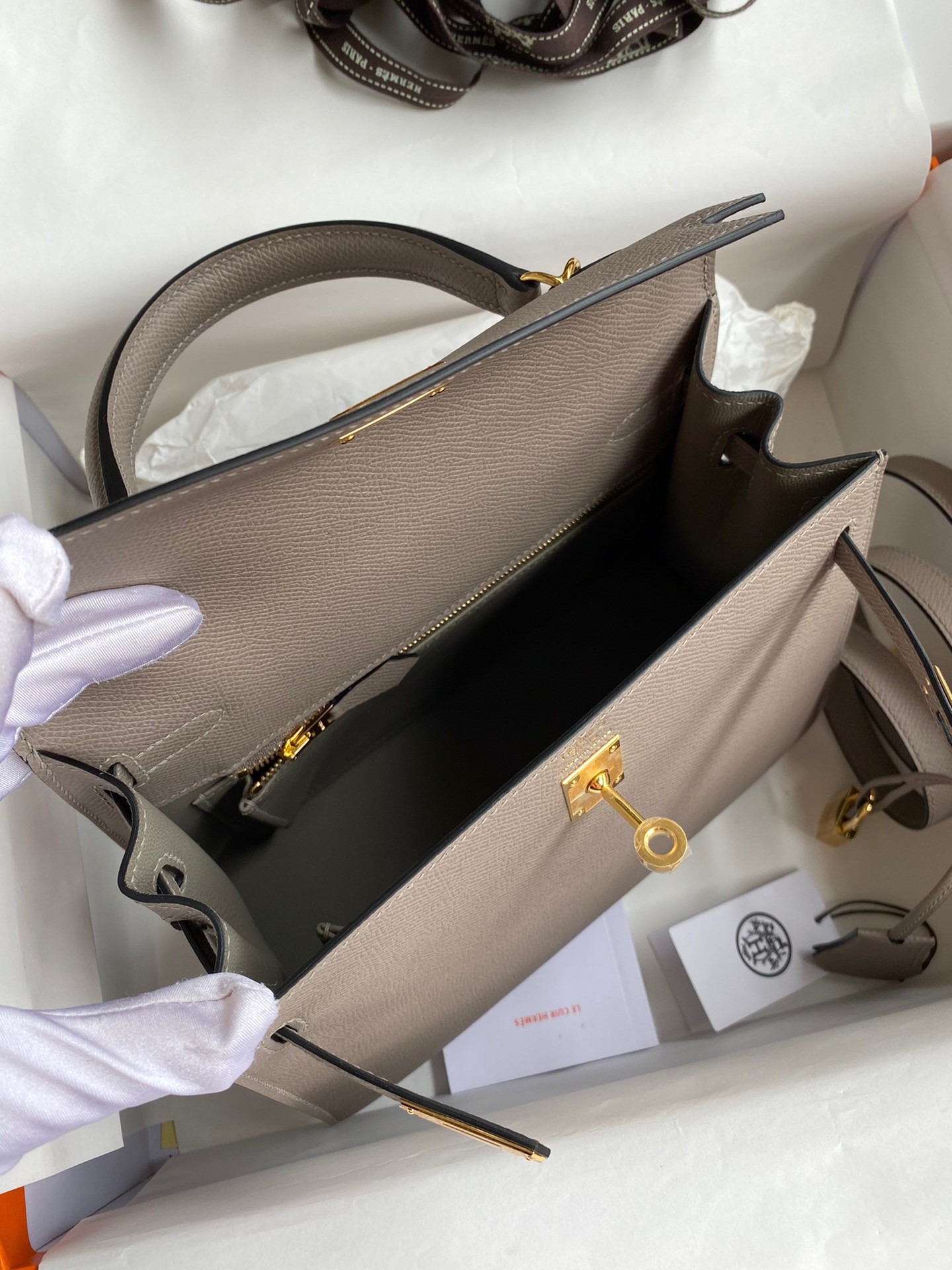 Hermes Epsom Kelly 25cm Sellier Handmade Grey Bag