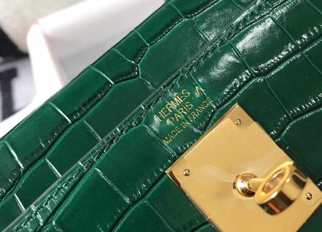 Hermes Kelly 28cm Bag In Green Embossed Crocodile GHW