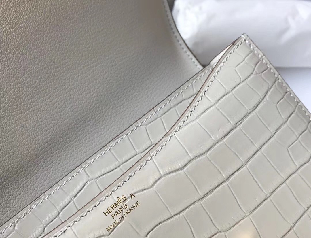 Hermes Constance 24cm Bag In White Embossed Crocodile