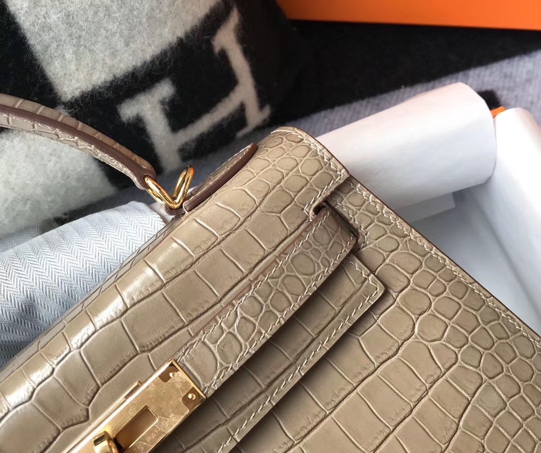 Hermes Kelly 25cm Bag In Taupe Embossed Crocodile