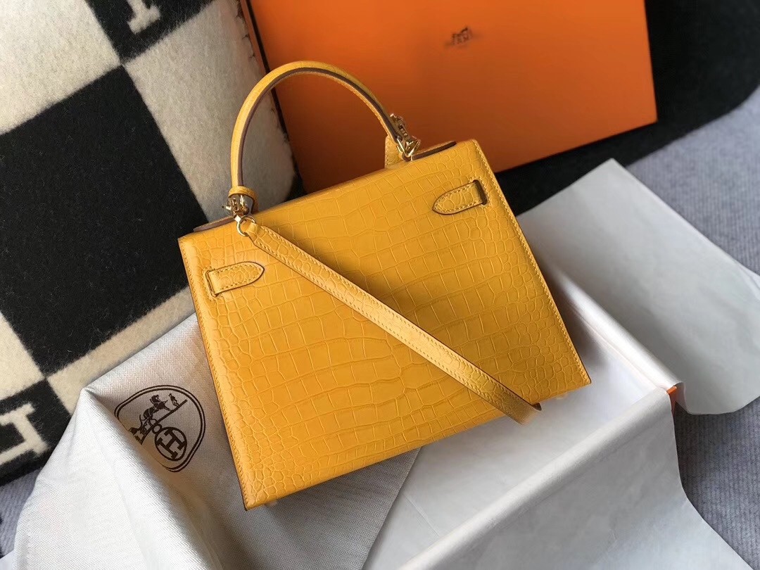 Hermes Kelly 25cm Bag In Yellow Embossed Crocodile