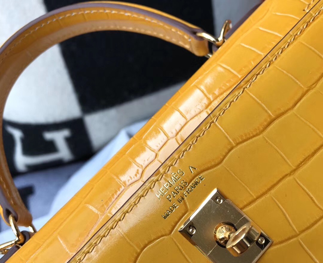 Hermes Kelly 28cm Bag In Yellow Embossed Crocodile GHW