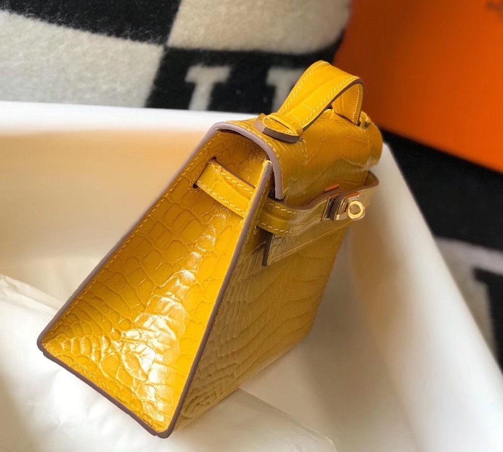 Hermes Kelly Pochette Bag In Yellow Embossed Crocodile Leather