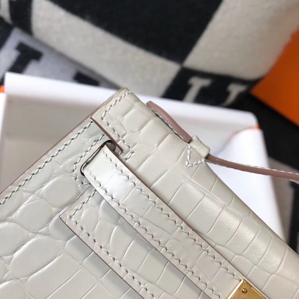 Hermes Kelly Pochette Bag In White Embossed Crocodile Leather