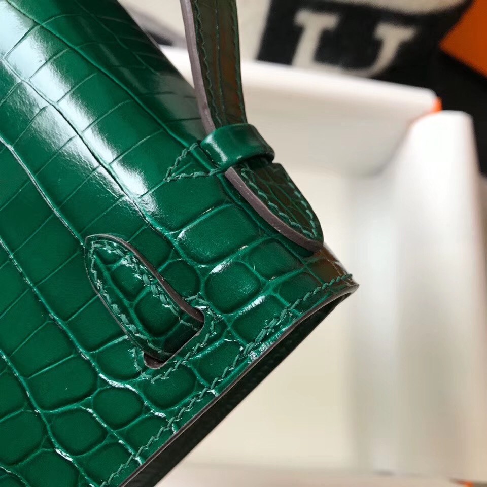 Hermes Kelly Pochette Bag In Green Embossed Crocodile Leather