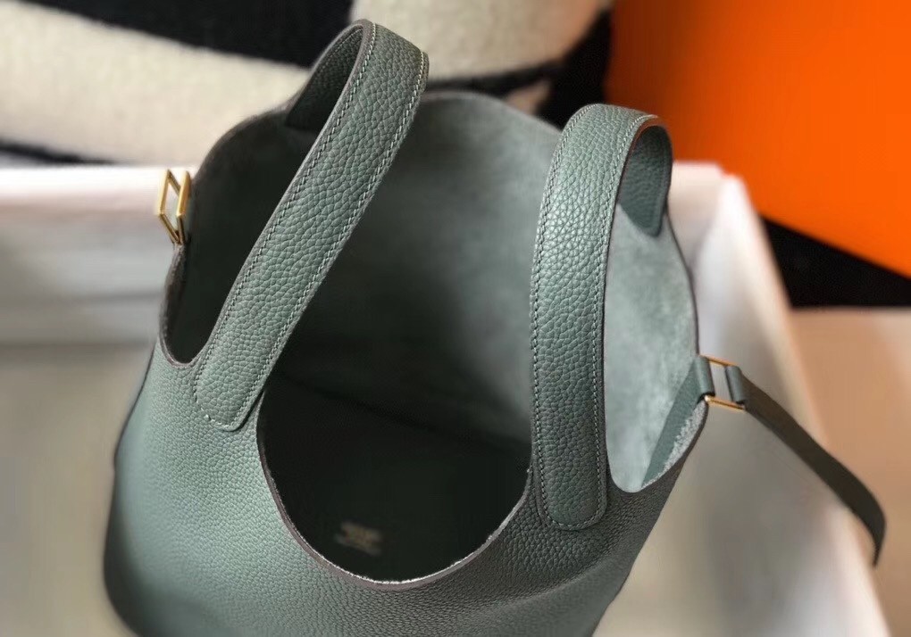 Hermes Vert Amande Picotin Lock MM 22cm Handmade Bag