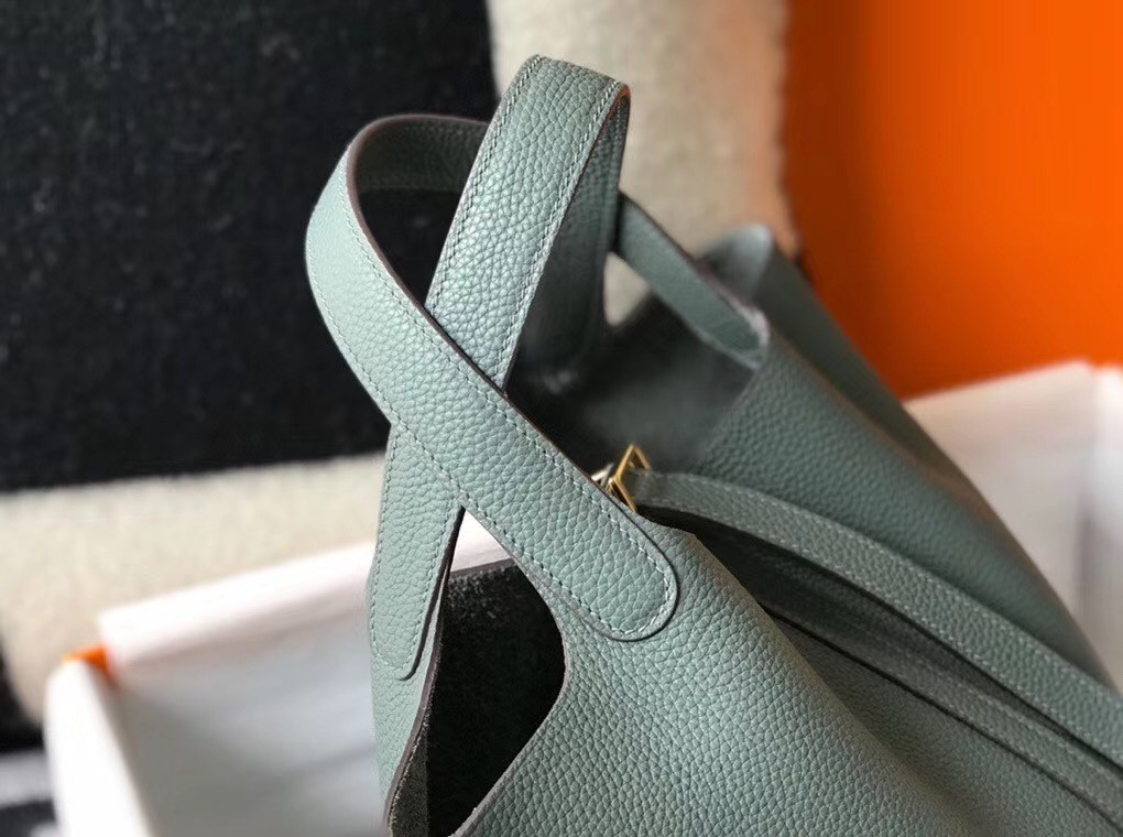 Hermes Vert Amande Picotin Lock MM 22cm Handmade Bag