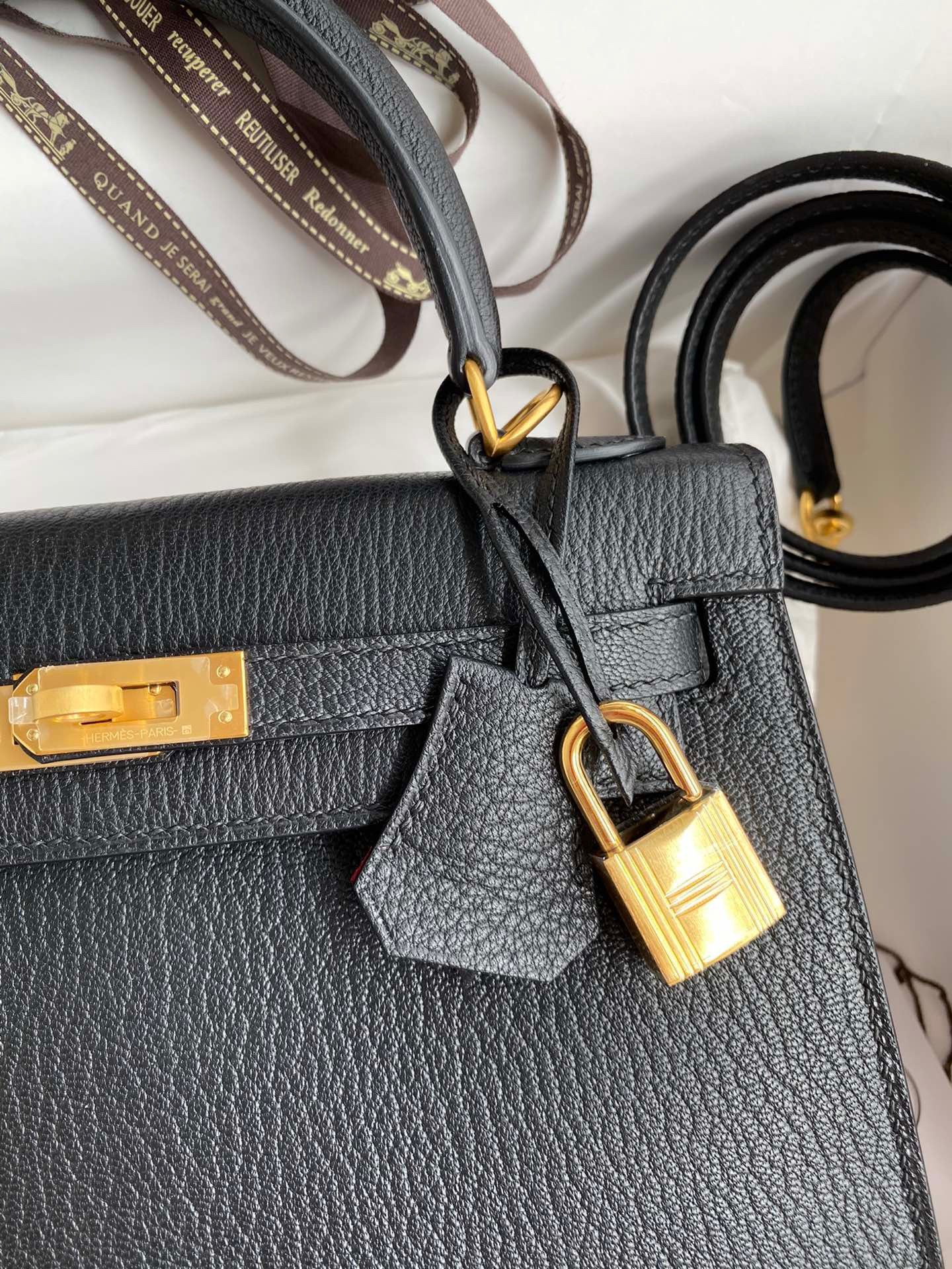 Hermes Kelly Sellier 25 Handmade Bag In Black Mysore Goatskin