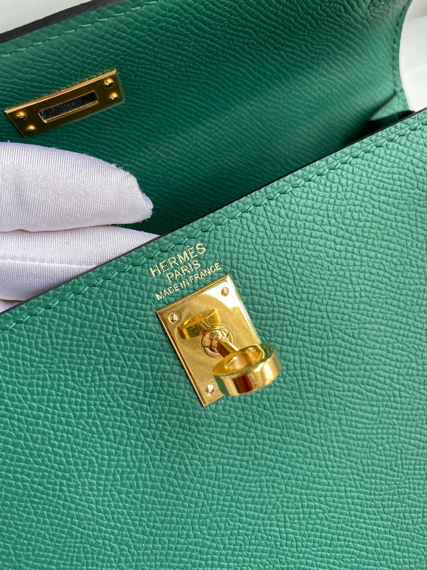 Hermes Kelly Sellier 25 Handmade Bag In Malachite Epsom Calfskin