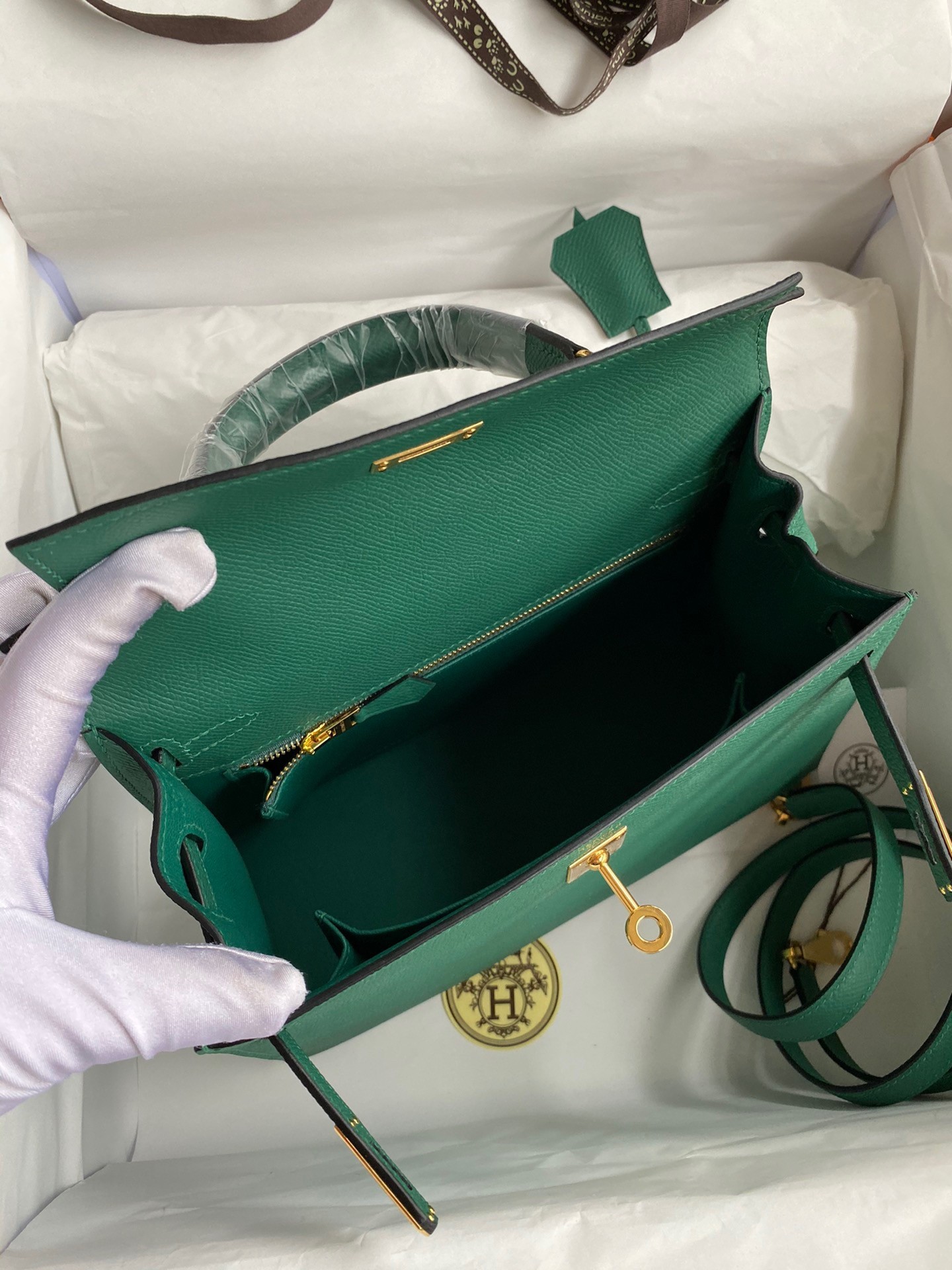 Hermes Kelly Sellier 25 Handmade Bag In Malachite Epsom Calfskin