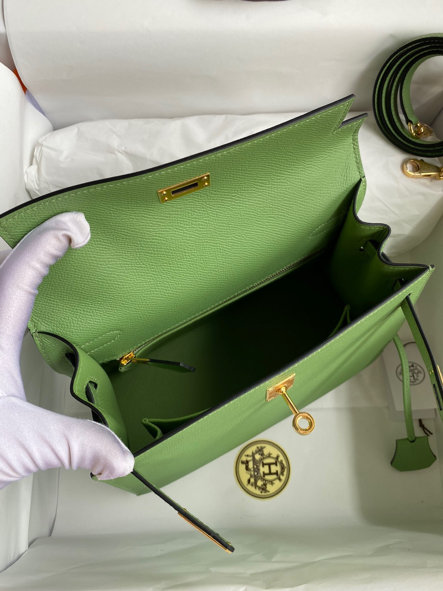 Hermes Kelly Sellier 25 Handmade Bag In Vert Criquet Epsom Calfskin