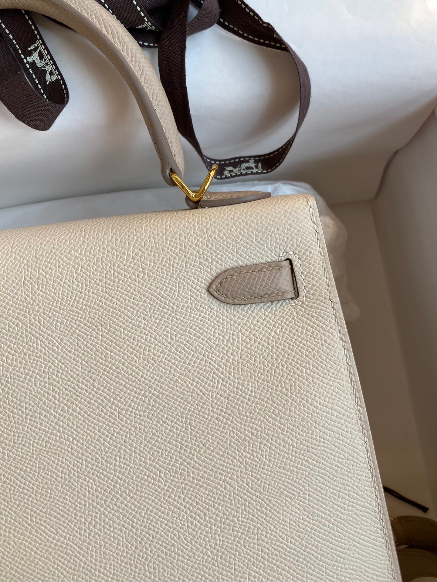 Hermes Kelly Sellier 25 Bicolor Bag in Craie and Trench Epsom Calfskin