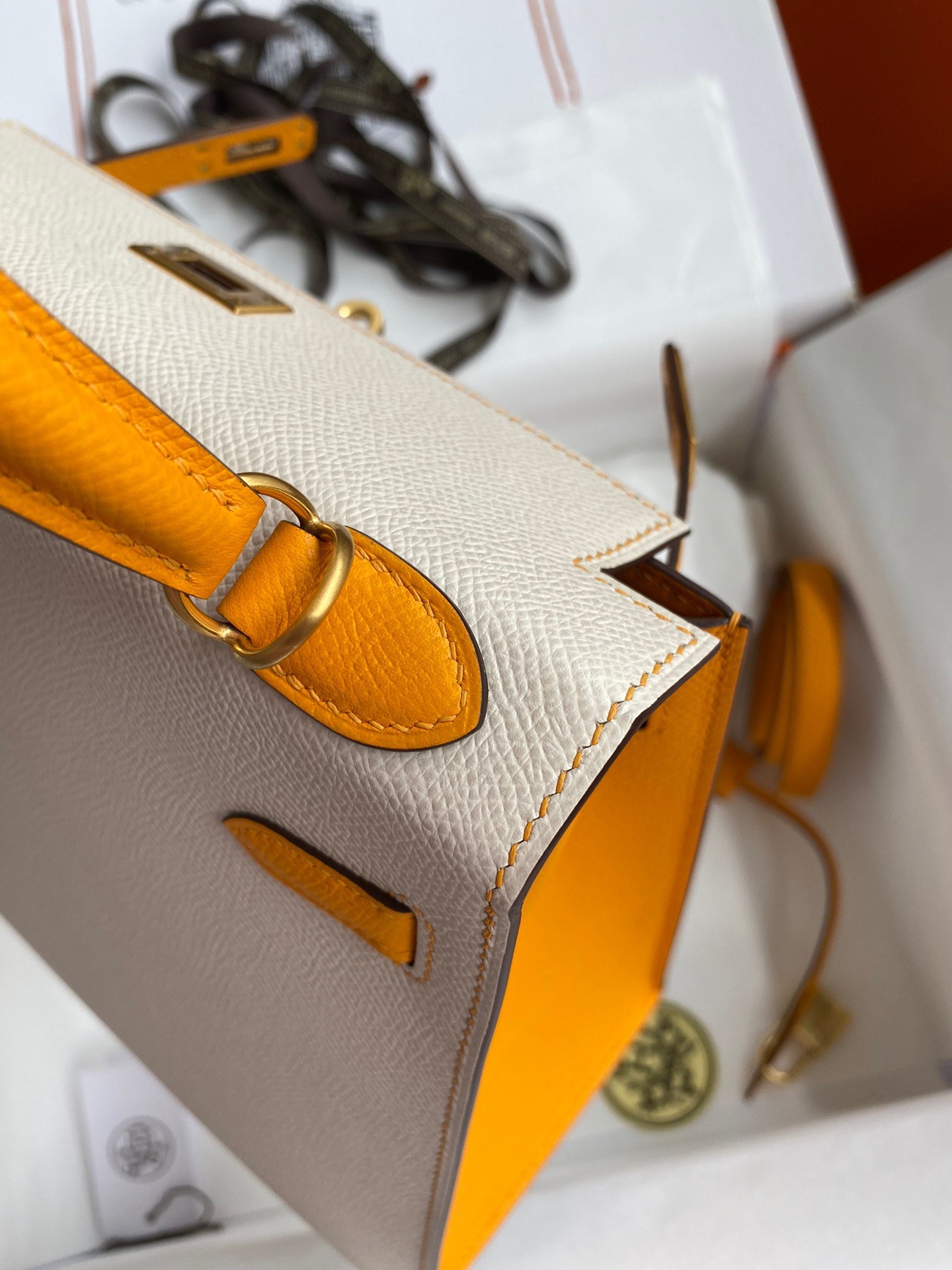 Hermes Kelly Sellier 25 Bicolor Bag in Craie and Yellow Epsom Calfskin