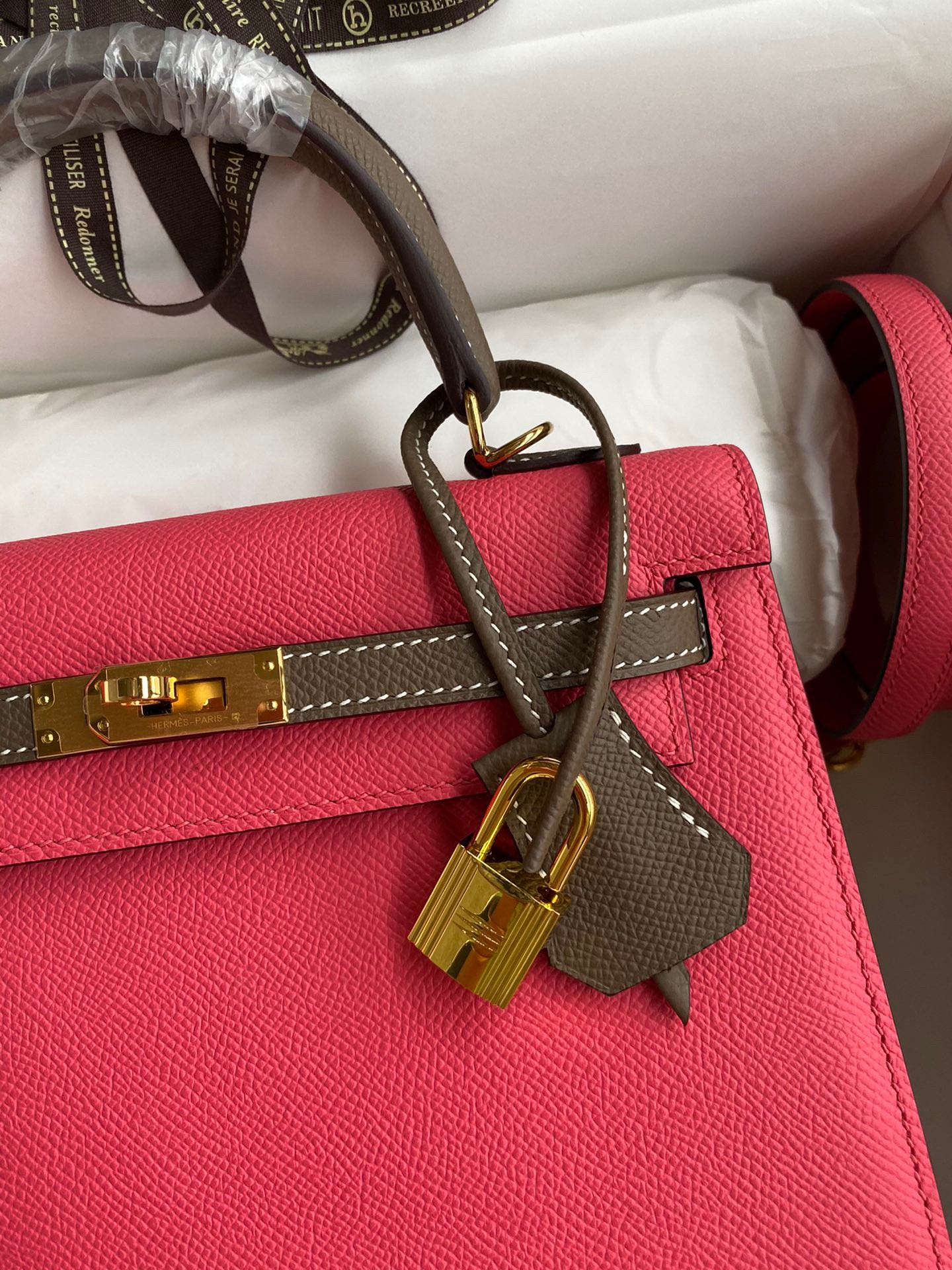 Hermes Kelly Sellier 25 Bicolor Bag in Rose Extremea nd Taupe Epsom Calfskin