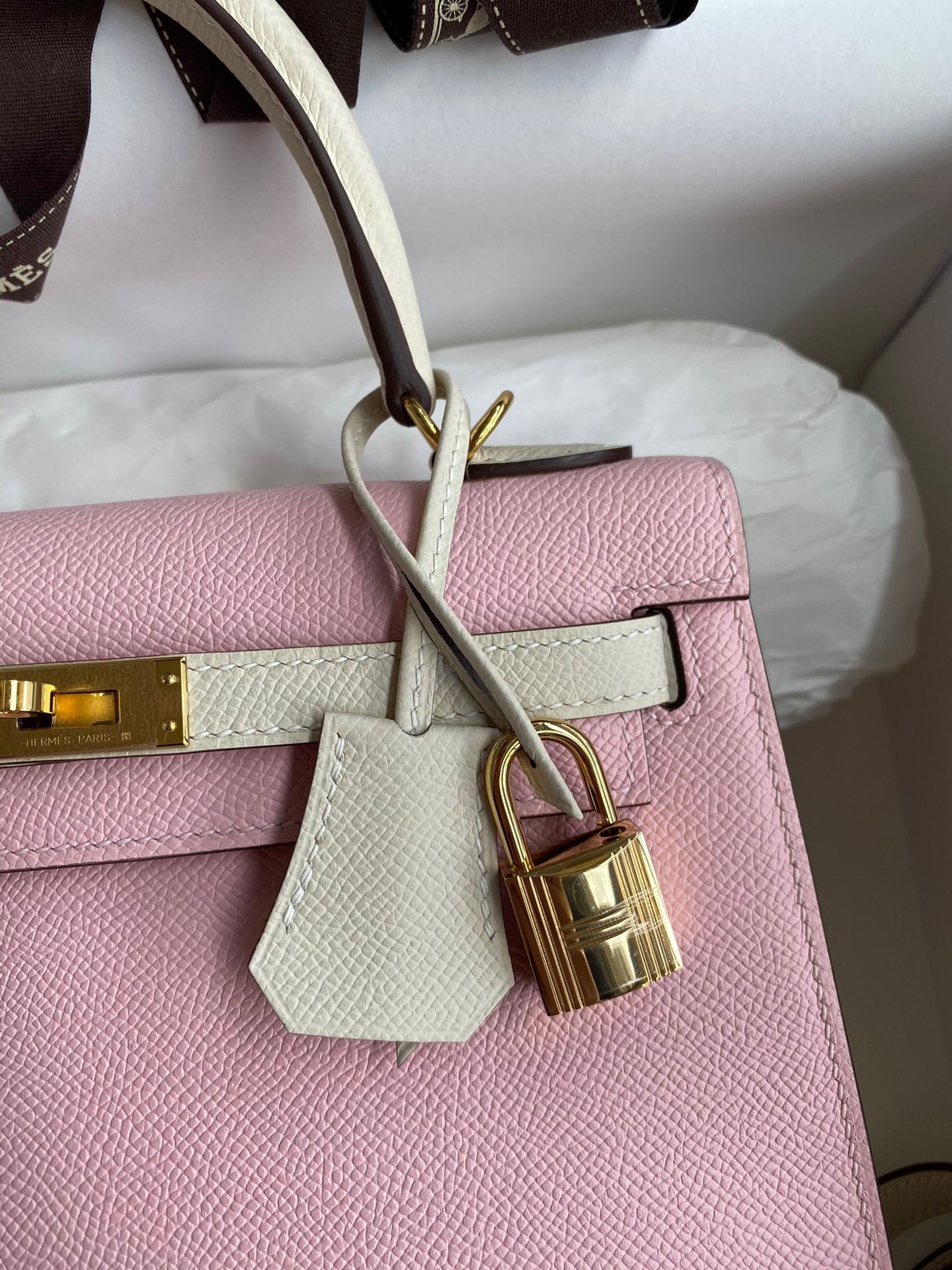 Hermes Kelly Sellier 25 Bicolor Bag in Rose Sakura and Craie Epsom Calfskin