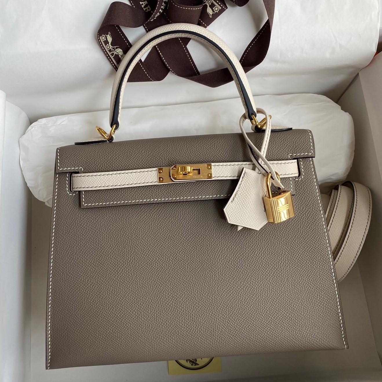 Hermes Kelly Sellier 25 Bicolor Bag in Taupe and Craie Epsom Calfskin