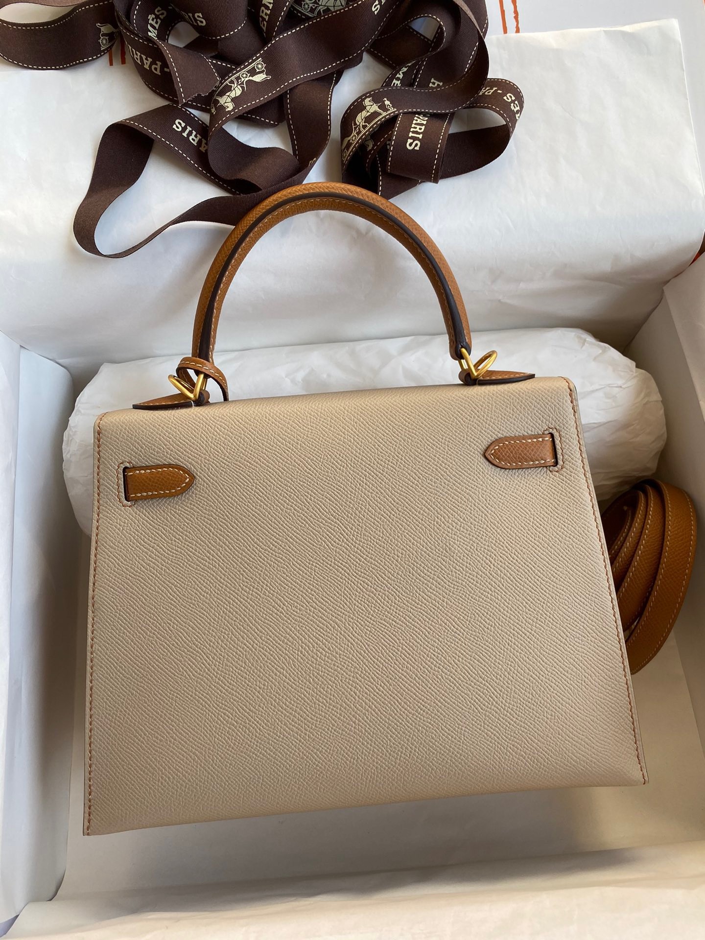 Hermes Kelly Sellier 25 Bicolor Bag in Trench and Craie Epsom Calfskin