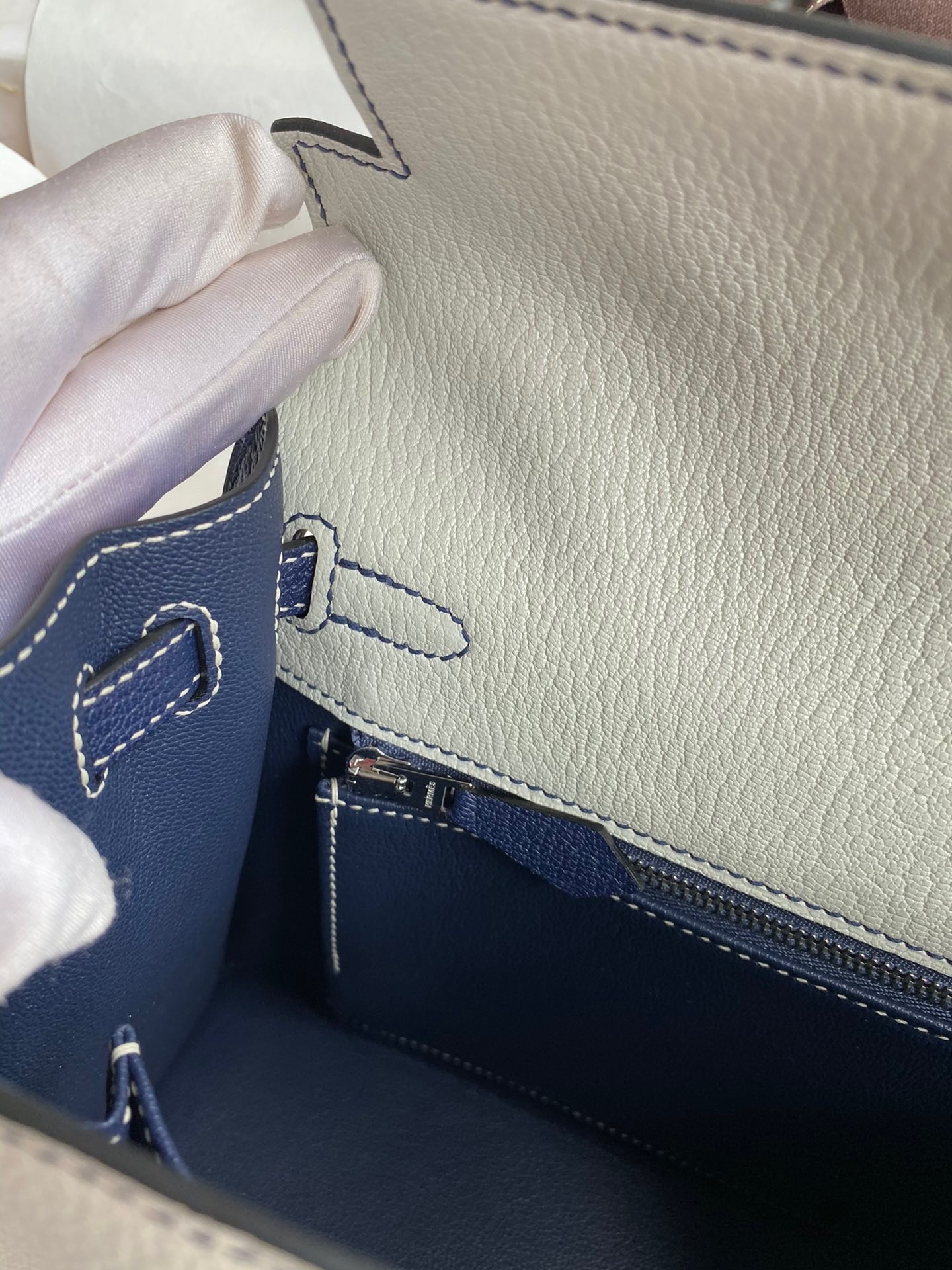 Hermes Kelly Sellier 25 Bicolor Bag in Pearl Grey and Blue Mysore Goatskin