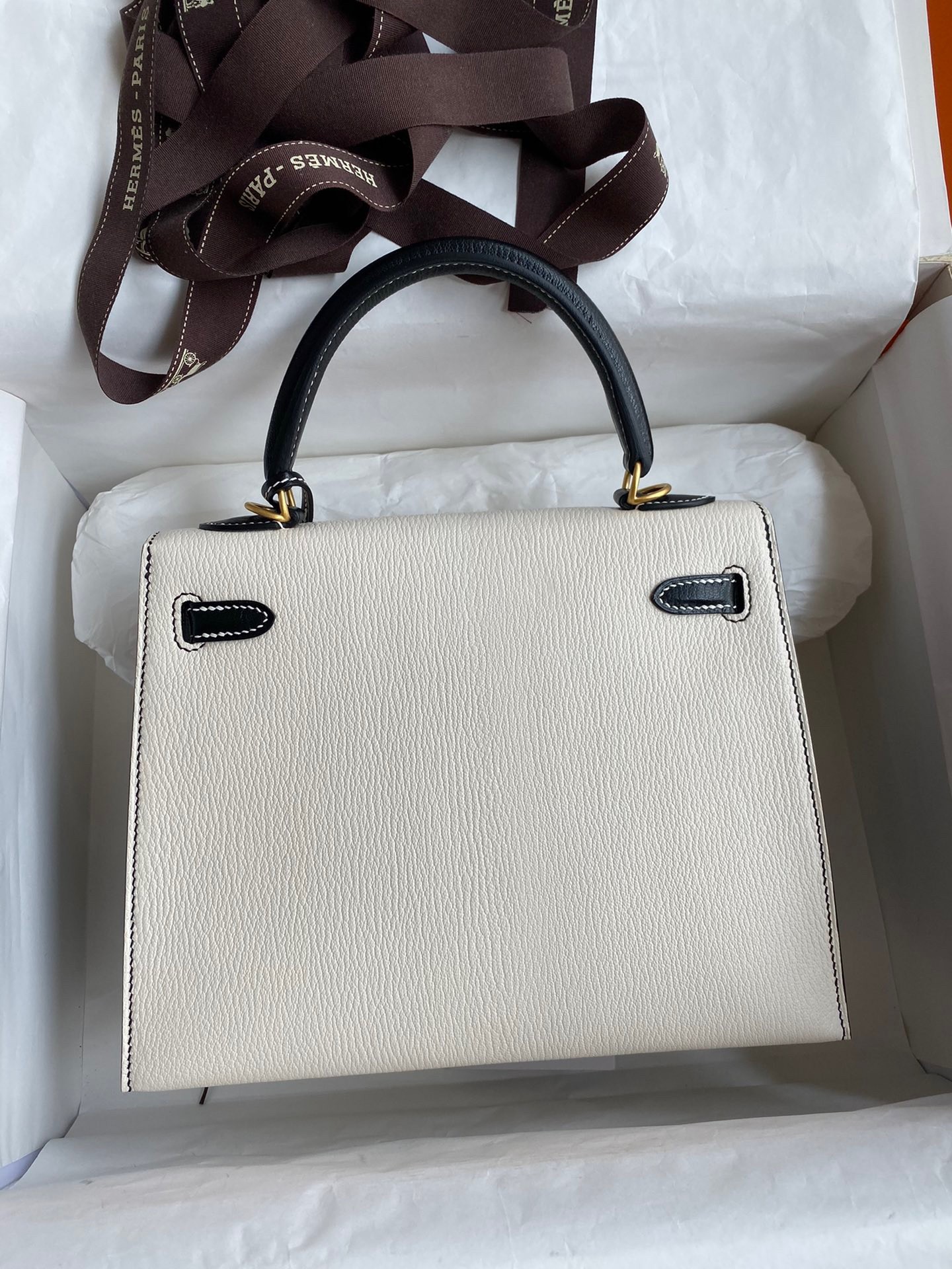 Hermes Kelly Sellier 25 Bicolor Bag in White and Black Mysore Goatskin