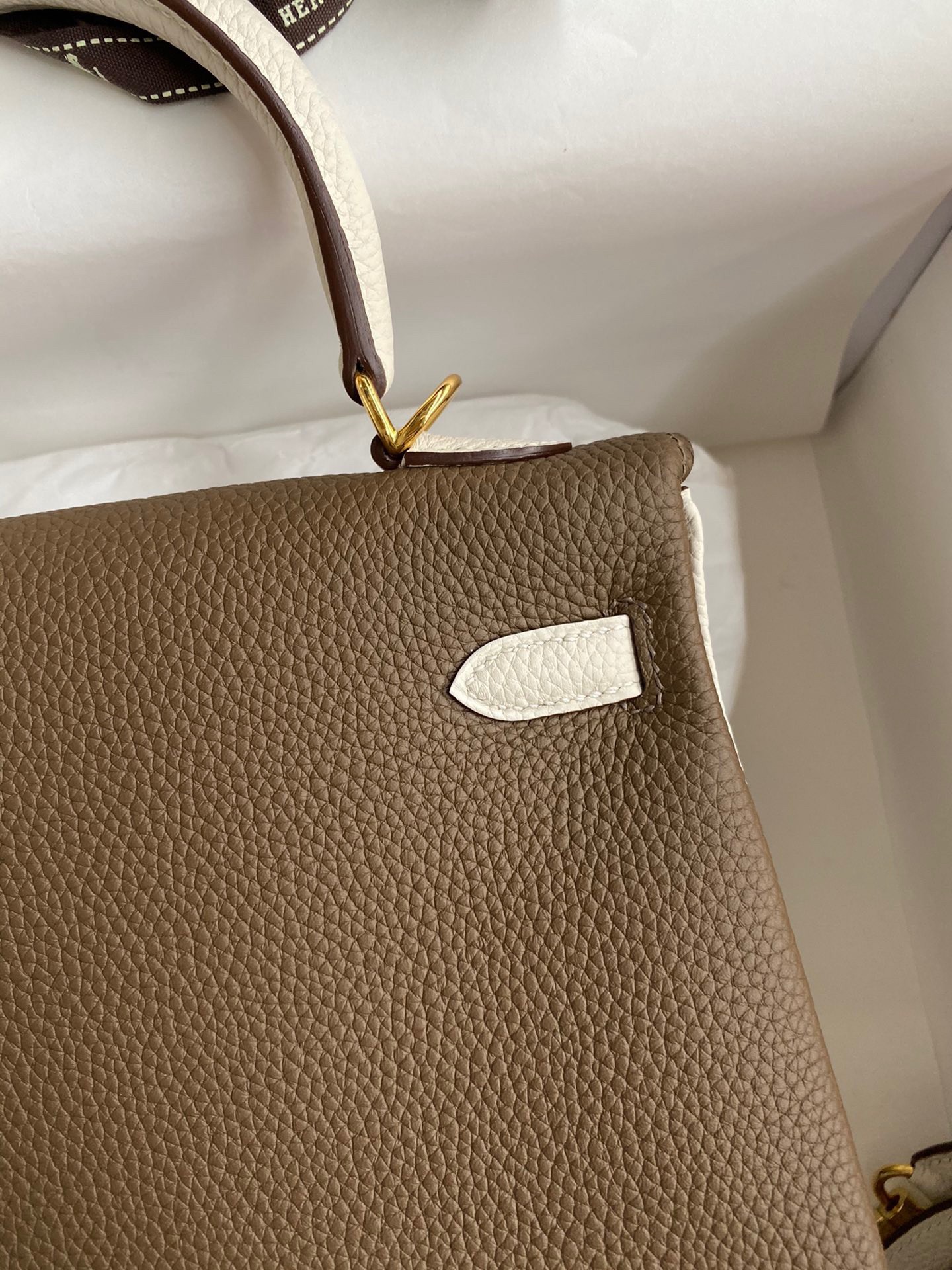 Hermes Kelly Retourne 25 Bicolor Bag in Taupe and Craie Clemence Calfskin