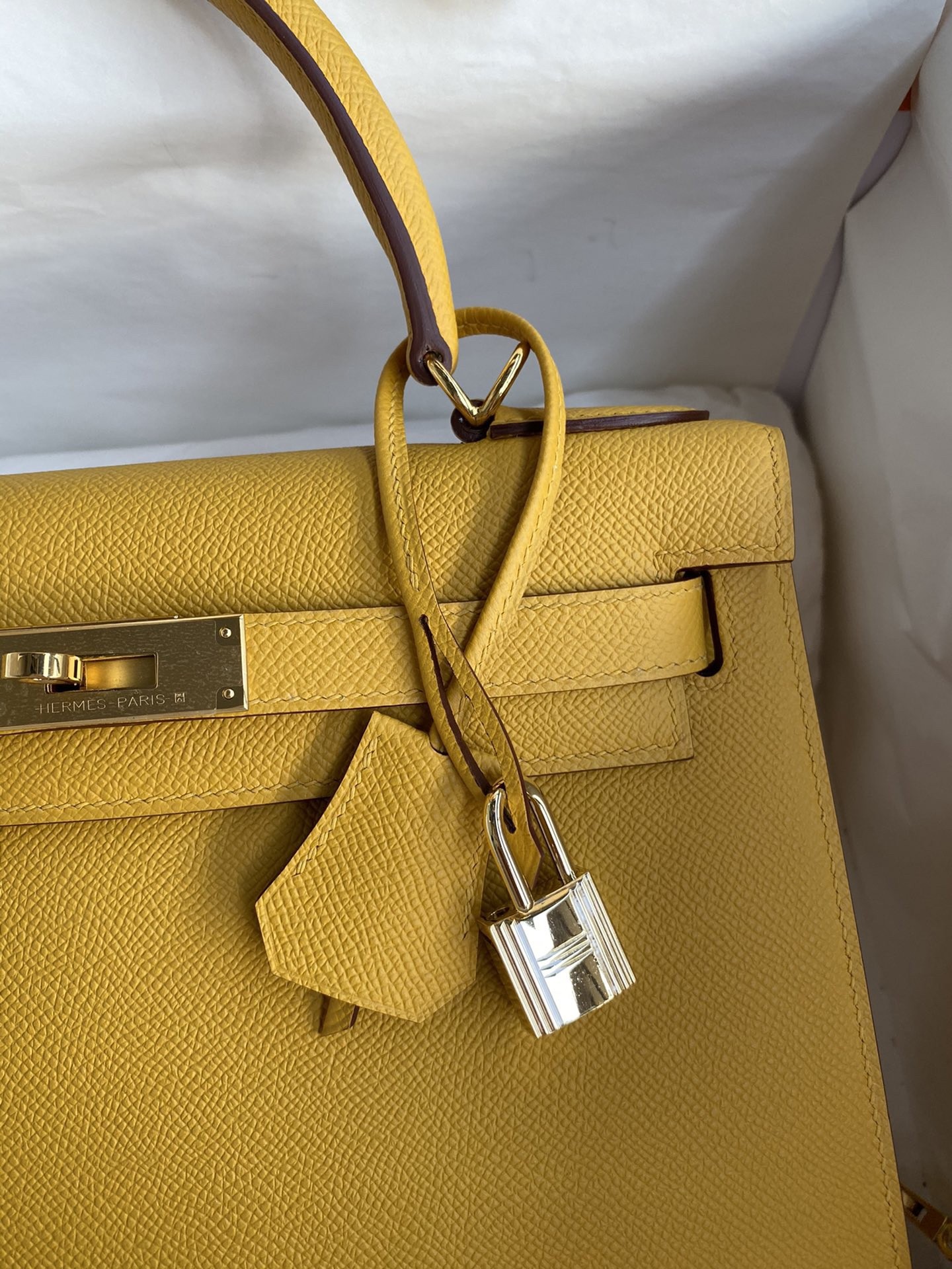 Hermes Kelly Sellier 28 Handmade Bag In Jaune Ambre Epsom Calfskin