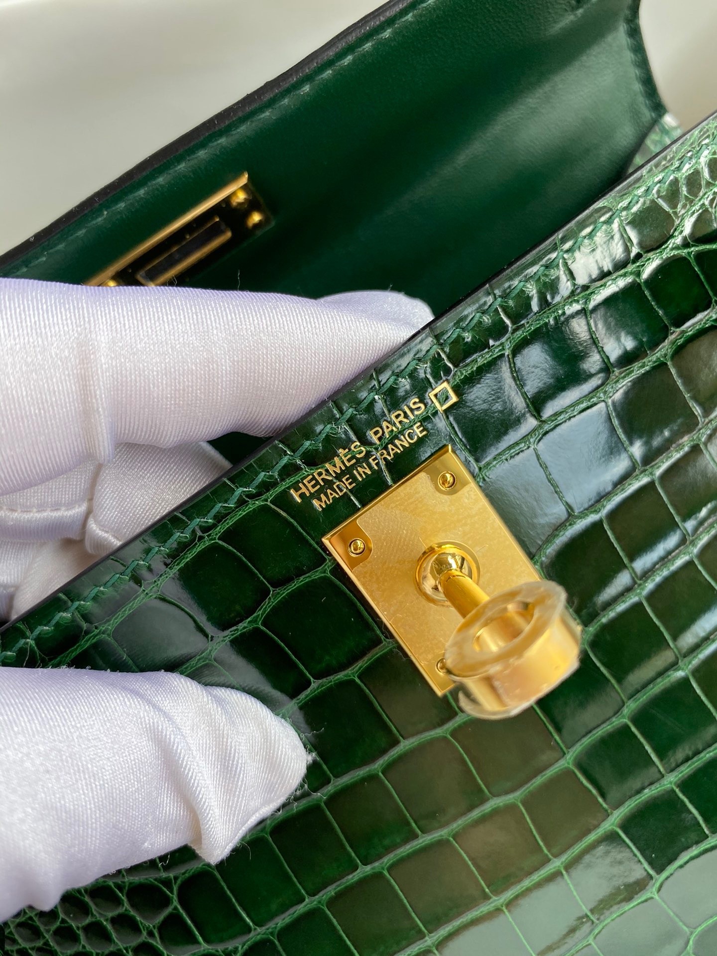 Hermes Kelly Mini II Sellier Handmade Bag In Malachite Shiny Alligator Leather