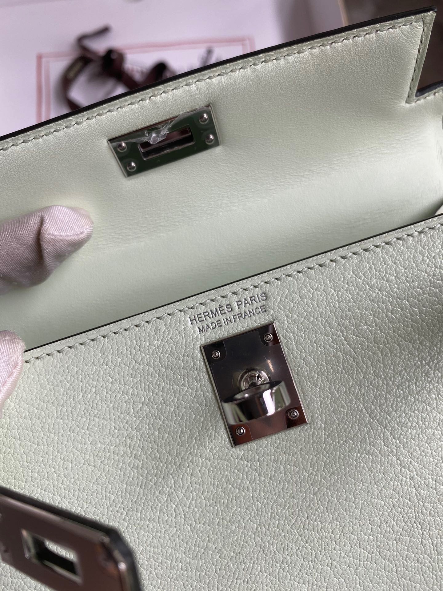 Hermes Kelly Mini II Sellier Handmade Bag In Vert Fizz Chevre Mysore Leather