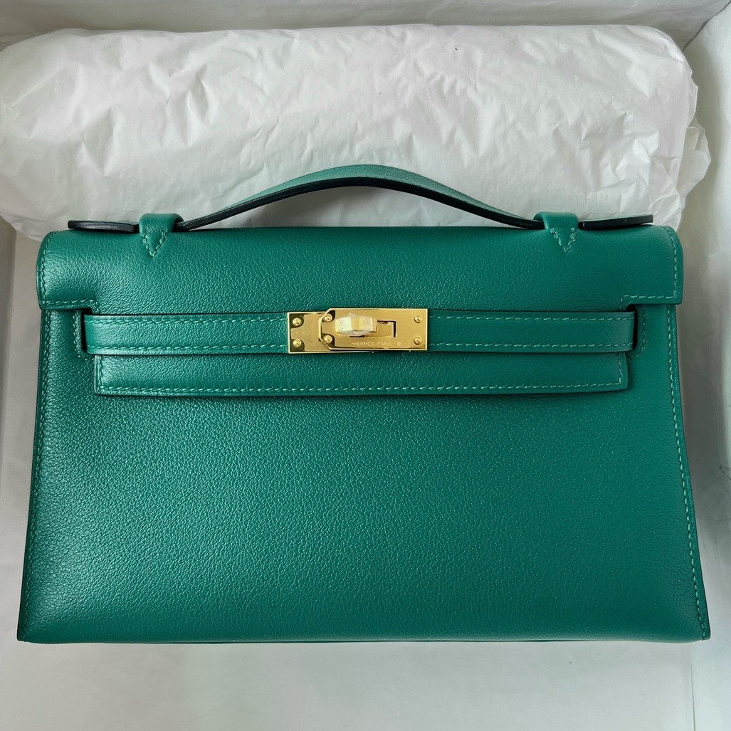 Hermes Kelly Pochette Handmade Bag In Malachite Swift Calfskin