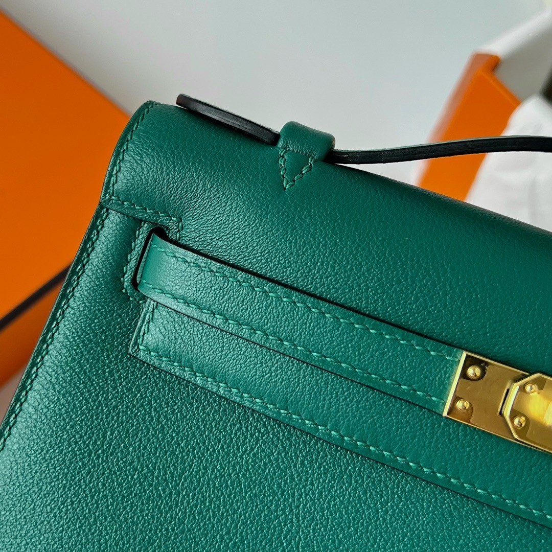 Hermes Kelly Pochette Handmade Bag In Malachite Swift Calfskin