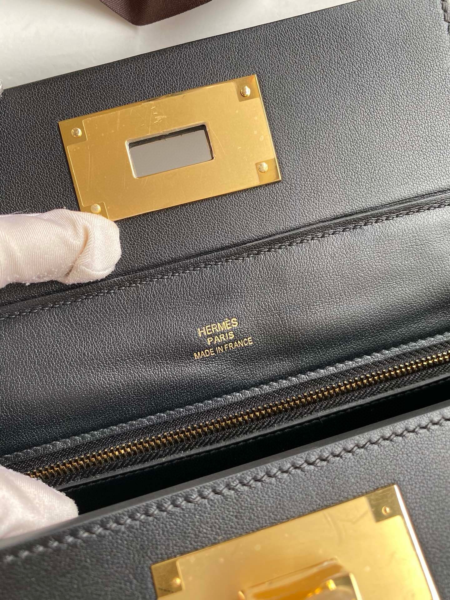 Hermes 24/24 Mini 21 Handmade Bag in Black Evercolor Leather