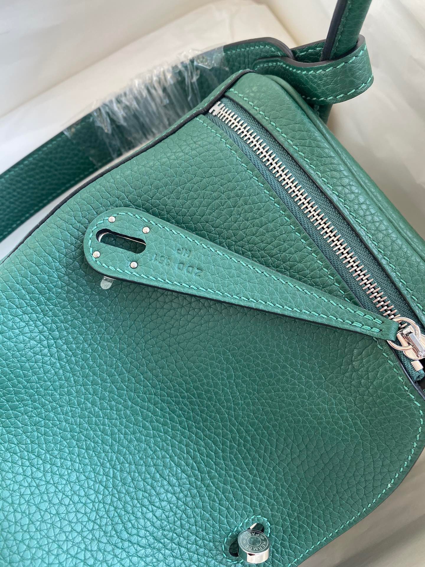 Hermes Lindy 26 Handmade Bag In Malachite Clemence Leather