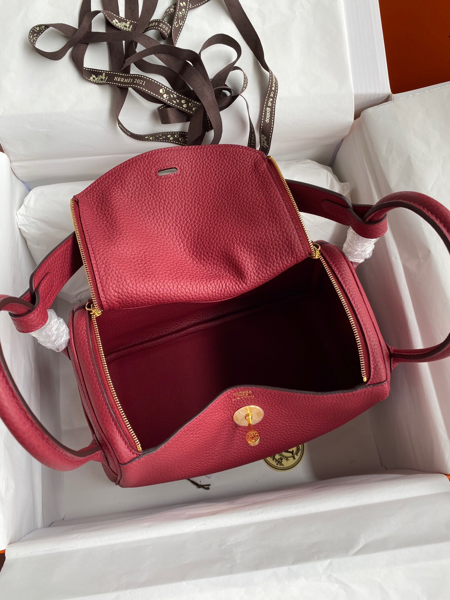 Hermes Lindy 26 Handmade Bag In Ruby Clemence Leather